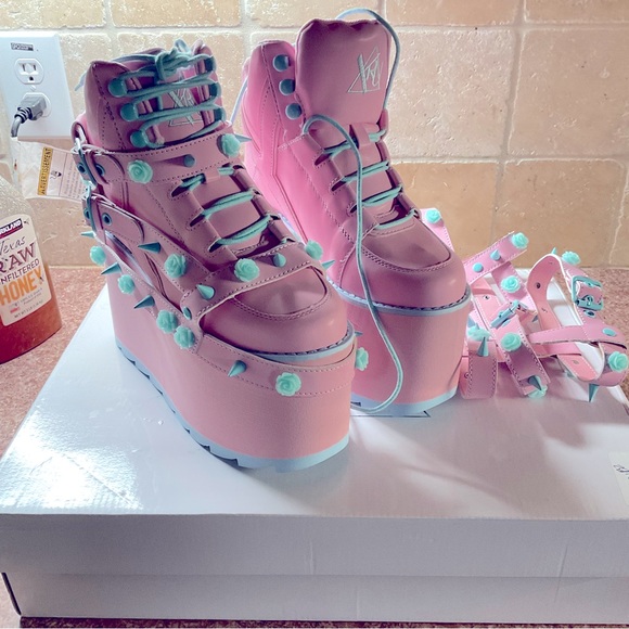 COPY - Brand New YRU Platform Sneakers - Picture 3 of 5